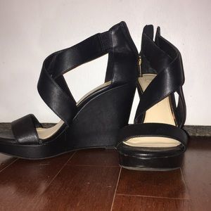 Jessica Simpson black wedges